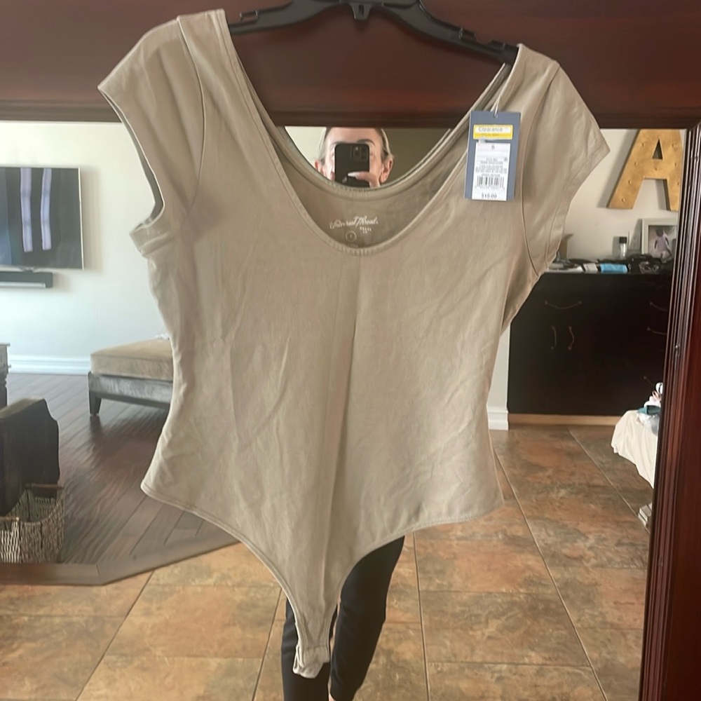 NWT bodysuit- universal threads